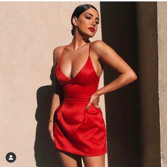 Dresses & Skirts - Red Satin Mini HAS POCKETS - Size M
